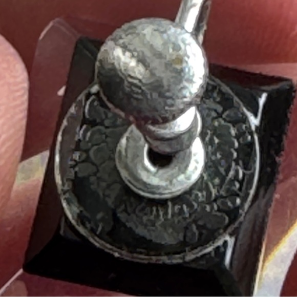 Vintage Black and White Swan Lucite Earrings - Picture 11 of 14